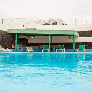 apartamento-luna-tias.in-canary-islands.com/